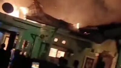 Saat Makan Malam di Luar, Rumah Mantan Kepala DKP Sumut Ludes Dilalap Si Jago Merah
